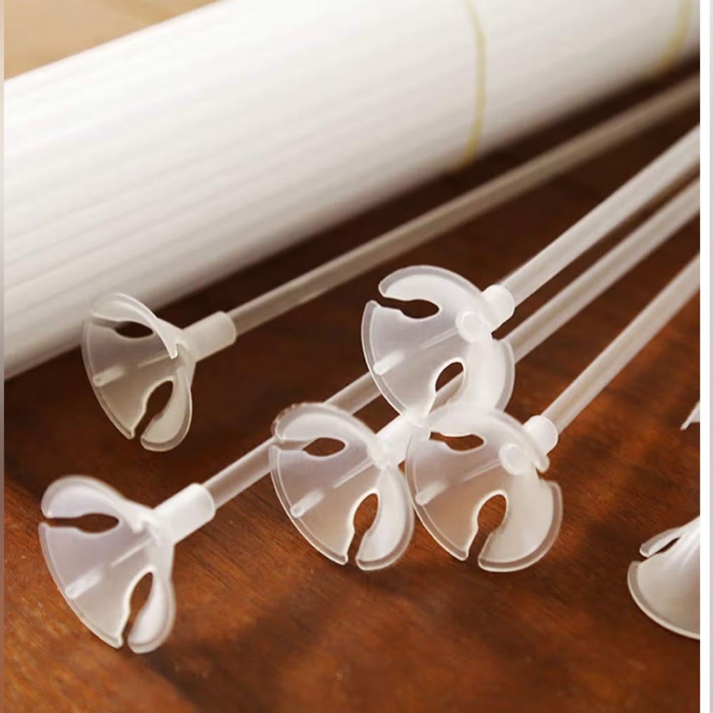 Balloon Sticks & Twist Cups 
96 23” ballon sticks & 100  ballon twist cups